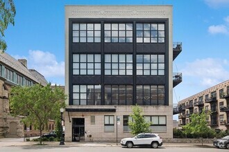 Building Photo - 1918 S Michigan Ave