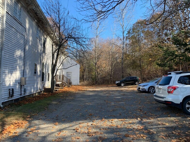 34 O'Brien Ave. Tenant parking - 34 Obrien Ave