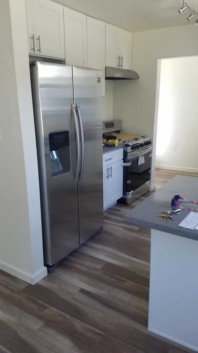 Kitchen - 2059 W 104th St