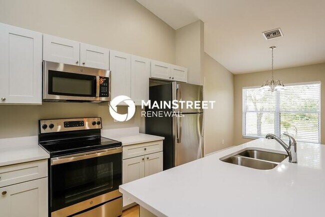 Building Photo - 3 Bedroom Pet-Friendly Home in Lehigh Acre...