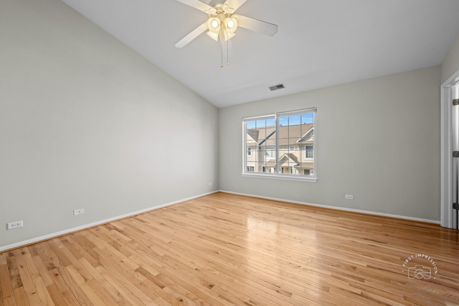 Building Photo - 628 Lincoln Station Dr