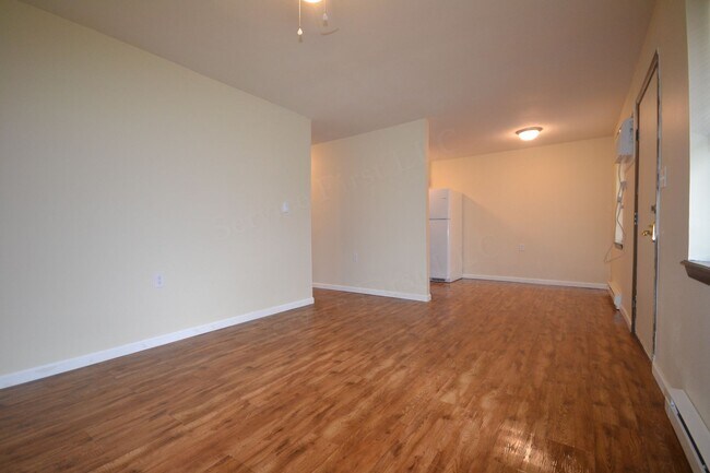 Building Photo - Longton Apartments