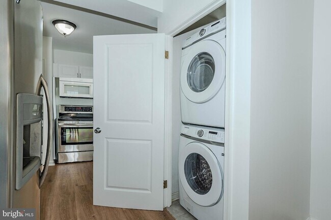 Building Photo - 108 New Jersey Ave NW