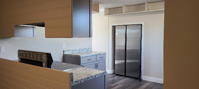 Kitchen 3 - 7706 Berkshire Blvd