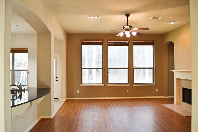 Building Photo - 6018 Sugar Bush Dr