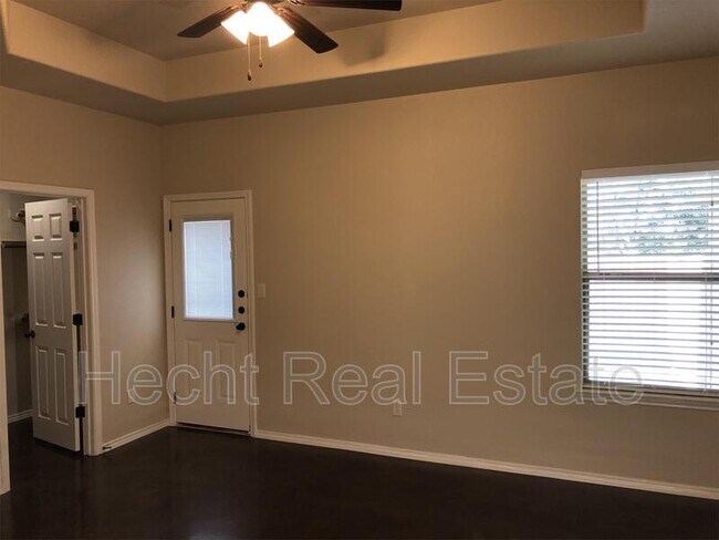 Building Photo - 414 Jack Rabbit Ln
