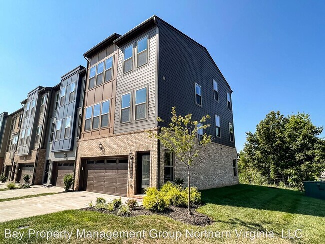 Building Photo - 3 br, 3.5 bath House - 10605 Speiden Trail