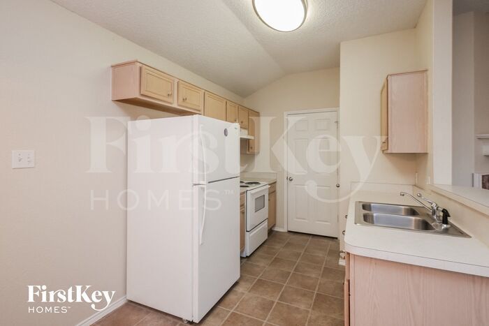 Building Photo - 6408 Stonewater Bend Trail