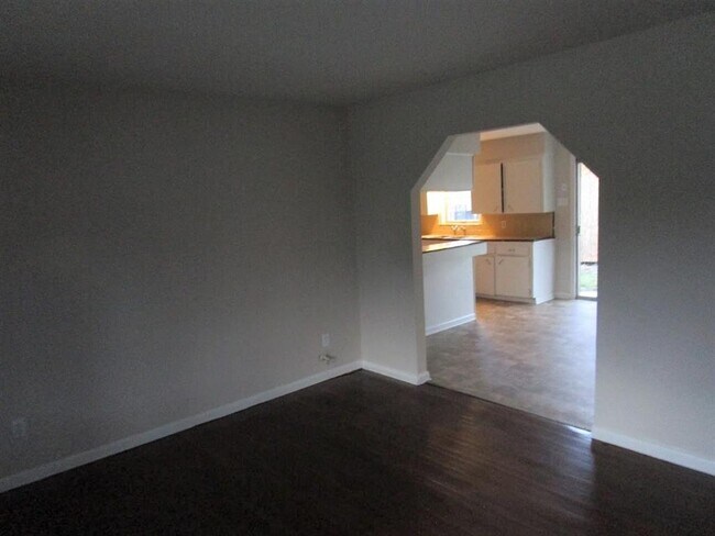 Building Photo - 616 Garrett St