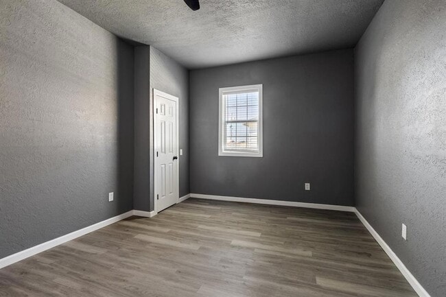 Building Photo - 1320 W Frisco St