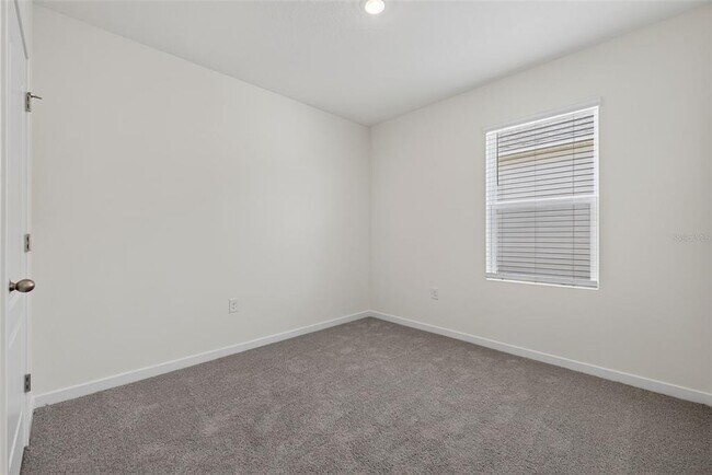 Building Photo - 2893 House Finch Rd