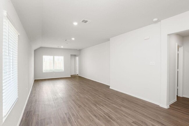 Building Photo - 3301 Yellow Rose Dr