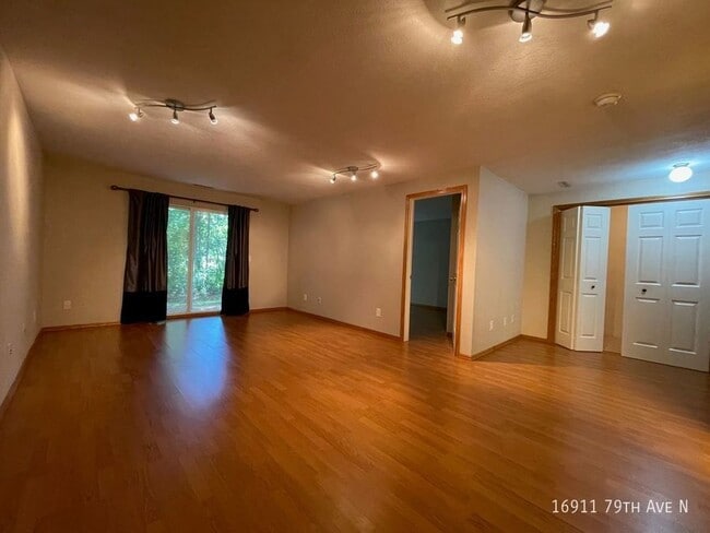Building Photo - 16911 79th Ave N