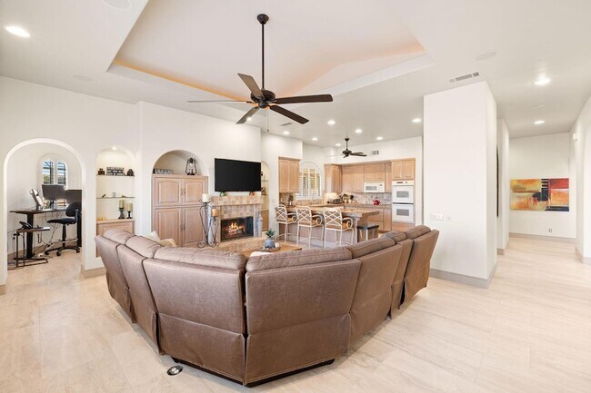 Building Photo - 73110 Calliandra St