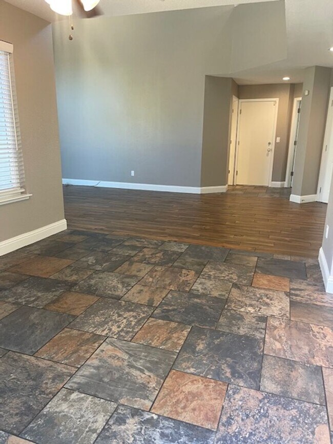 Building Photo - COMING SOON! Beautiful Home with Stunning ...