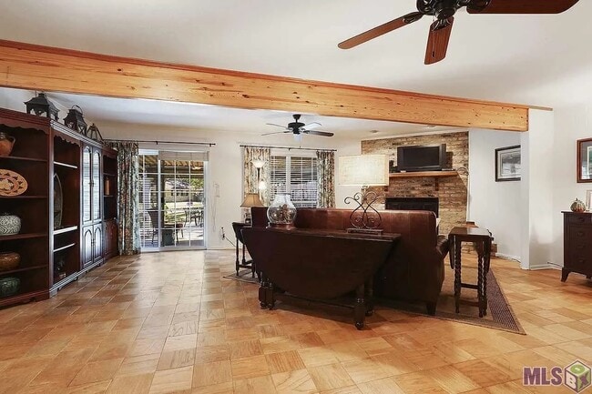 Building Photo - 8032 Sholar Dr