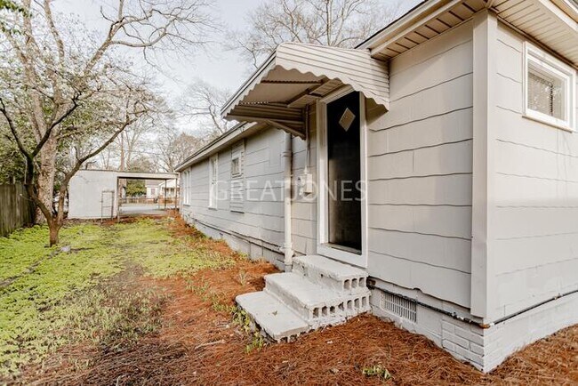 Building Photo - 3920 Meritas Dr