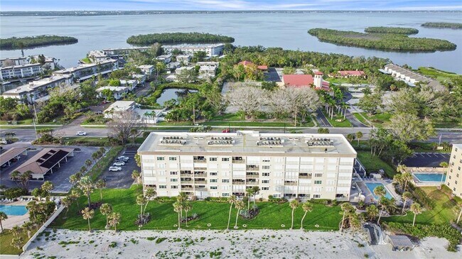 Building Photo - 4325 Gulf of Mexico Dr