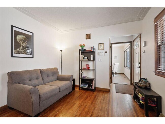 Building Photo - SINGLE FAMILY HOME! 3 CAR GARAGE BLOCKS FROM CAMDEN + NORTHEAST MPLS!