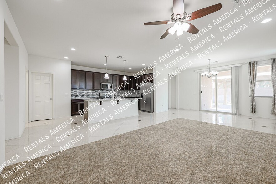 Building Photo - 10915 E Calypso Ave