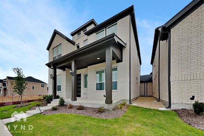 Building Photo - 3012 Eleanor Dr