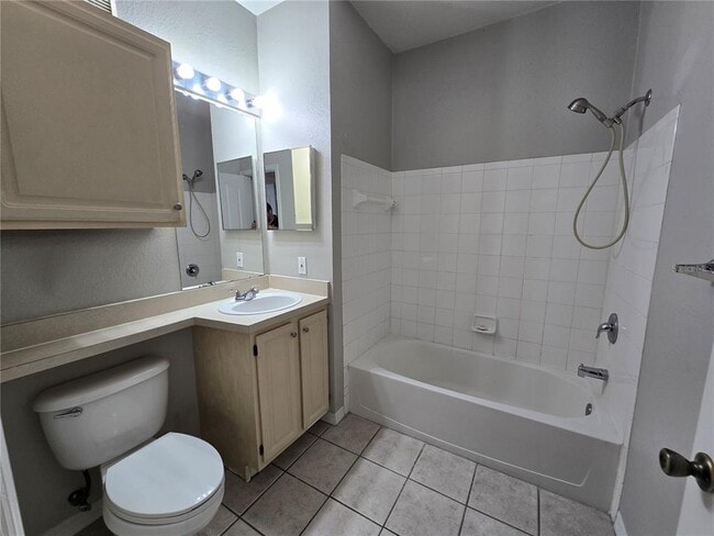 Building Photo - 5807 Legacy Crescent Pl