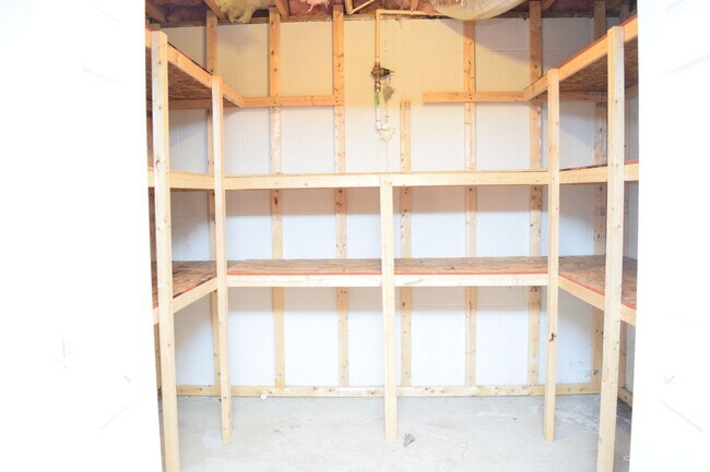 Building Photo - Spacious 3-Bedroom, 3-Bath Home with Bonus Room in a Quiet Neighborhood! NO PETS