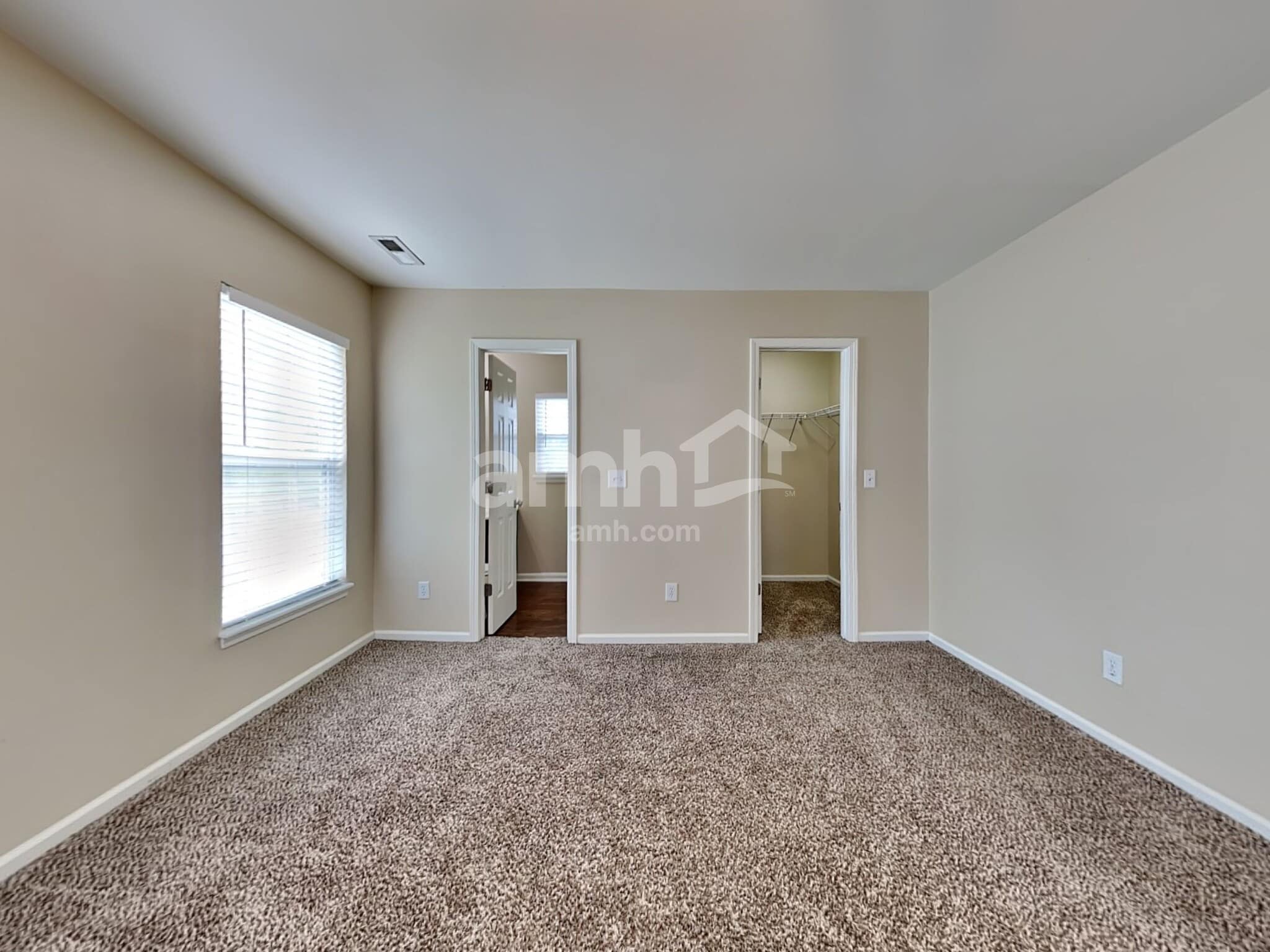 Building Photo - 4999 Ballantine Dr