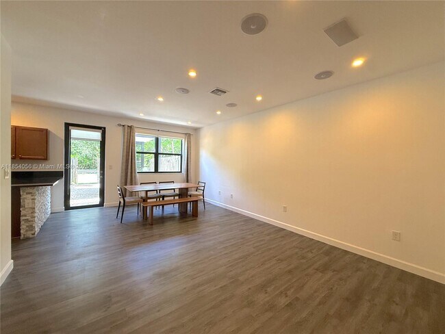 Building Photo - 4228 SW 166th Ct