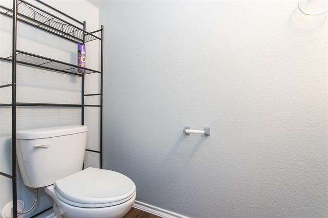 Building Photo - 2103 Meadow Park Dr