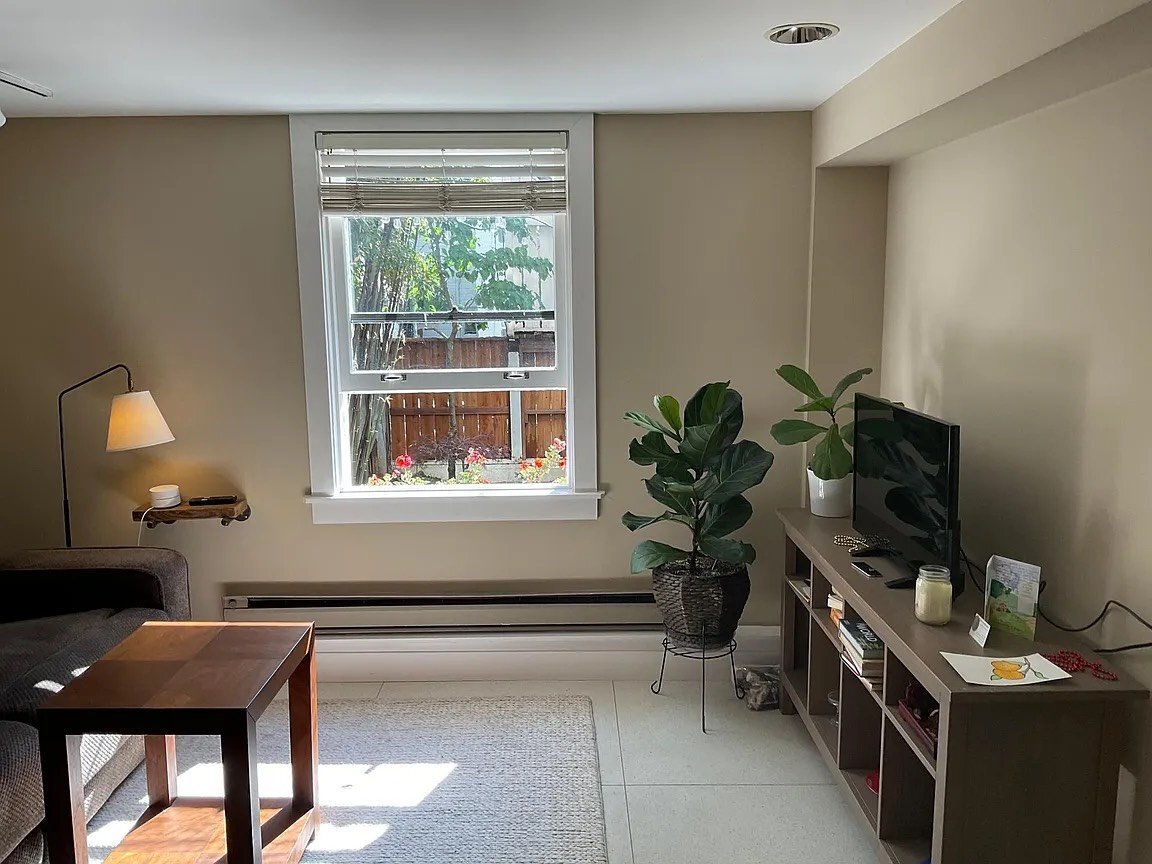 Building Photo - 2252 Jones St