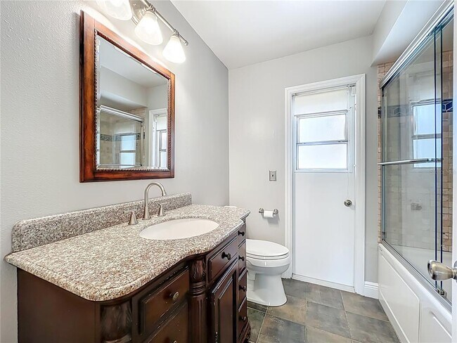 Building Photo - 9134 Sabal Palm Cir
