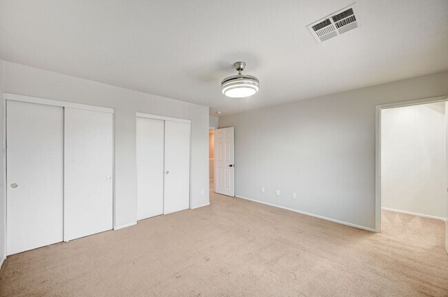 Building Photo - Beautiful 3 Bedroom Home!