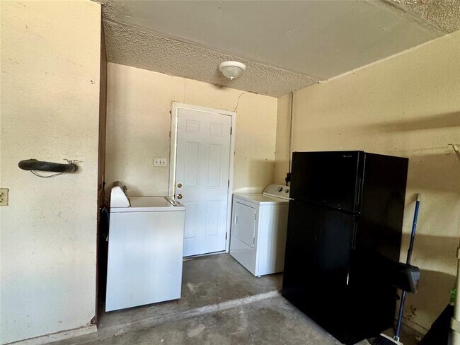 Building Photo - 1203 Yorkshire Ln