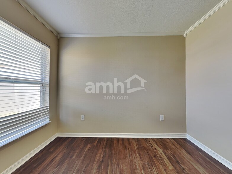 Building Photo - 1509 Kirtley Dr