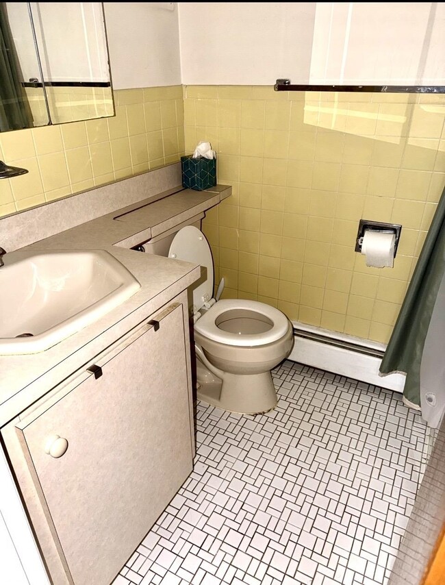 Building Photo - 24 Sunset Ave