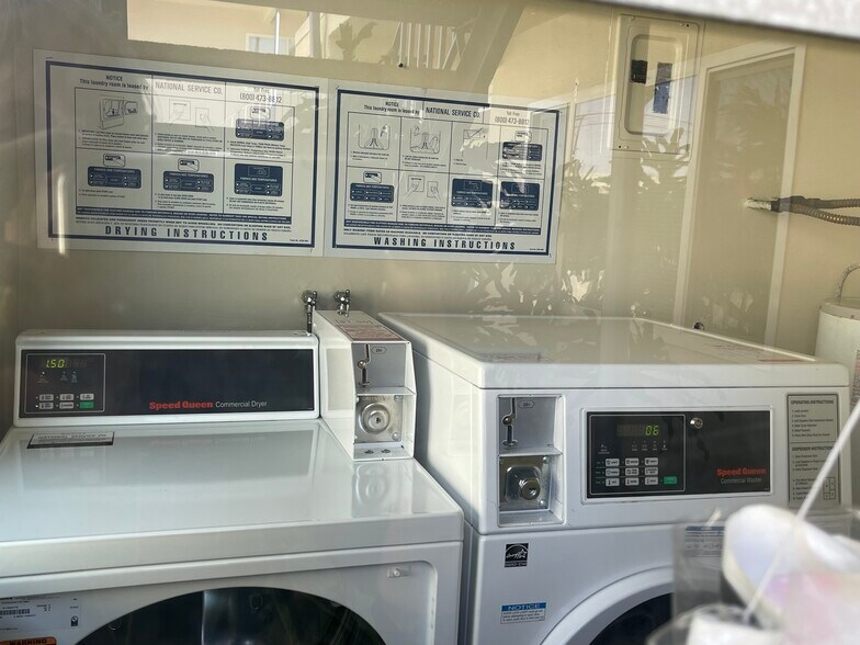 Community Laundry - 4433 W 159th St