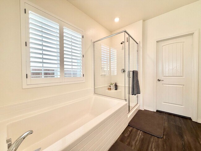 Building Photo - Spacious Heritage Lake Home with Solar & Main-Level Primary Suite