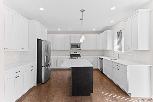 Building Photo - 2951 Andlaur Dr