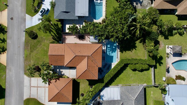 Building Photo - 6401 Travis Rd