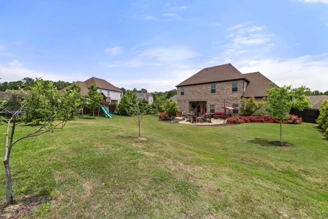 Building Photo - Luxury Living in The Oaks at Cotswold – 5B...