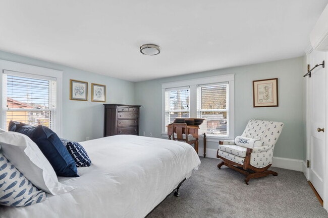 Building Photo - 181 Main St