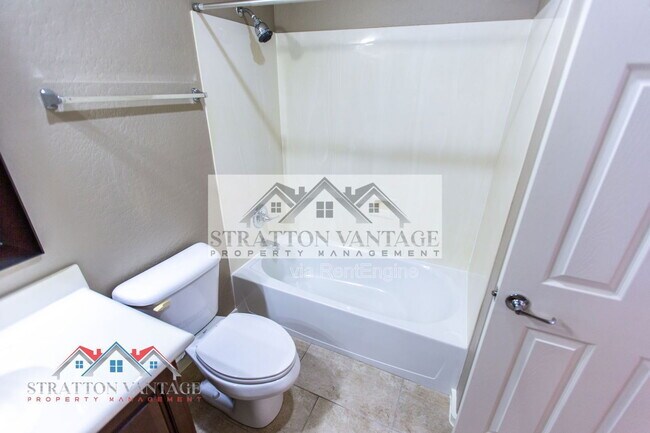 Building Photo - 544 N Alma School Rd