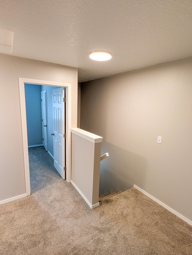 Building Photo - 5623 SE 84th Ave