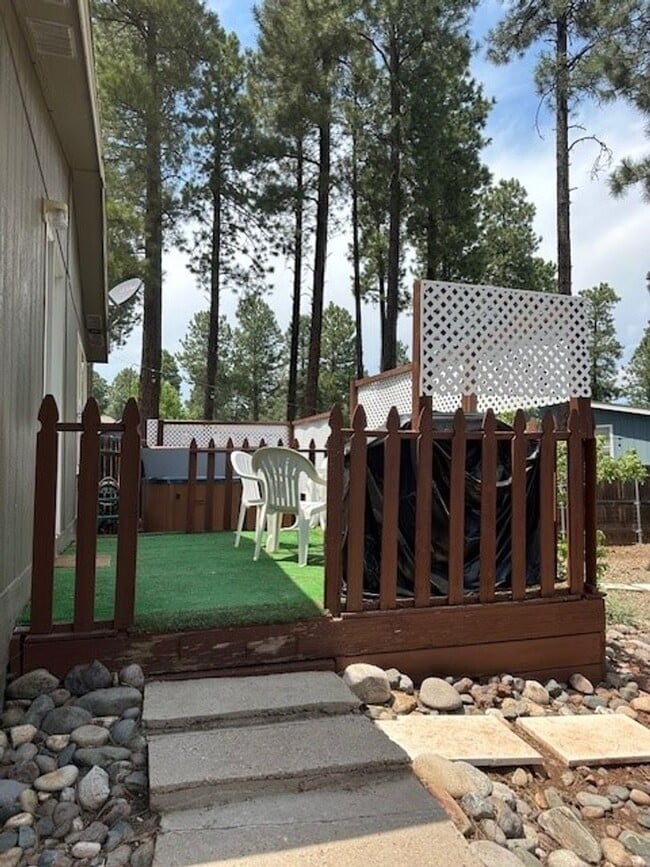 Building Photo - Fully Furnished 3-Bedroom Home with Spacio...