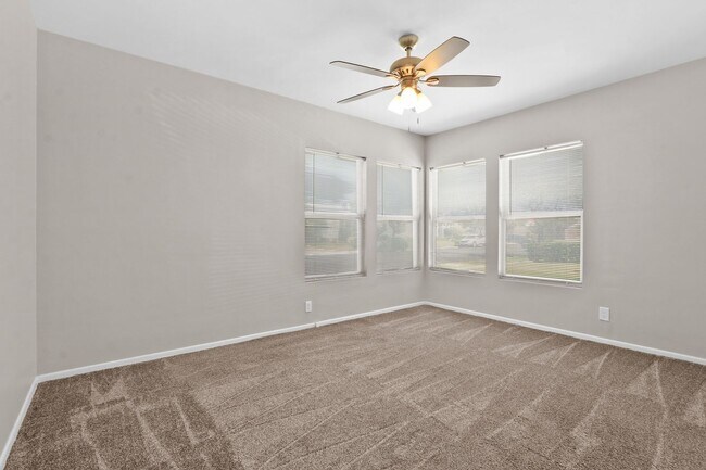 Building Photo - 14876 Dalman St