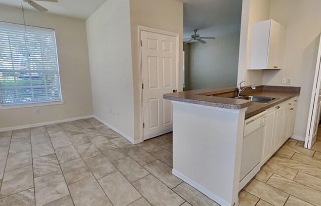 Building Photo - 832 Grand Regency Pointe