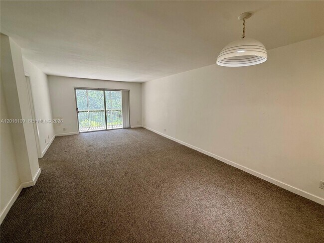 Building Photo - 1075 Riverside Dr