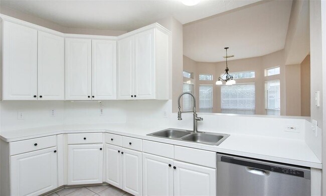Building Photo - 130 N Magnolia Pond Pl