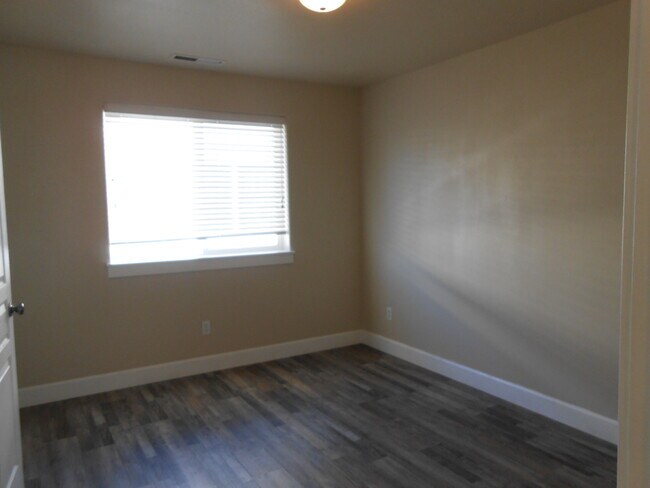 Building Photo - 61746 Darla Pl